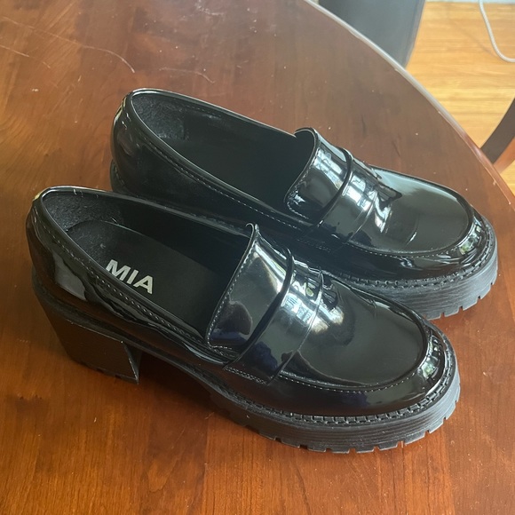 MIA Dalilah Heeled Loafers - Picture 2 of 4
